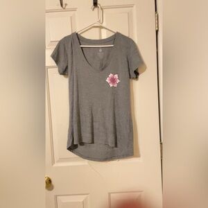 Women’s Club Pilates shirt, size large.